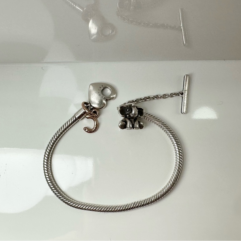 Pandora bracelet 👑